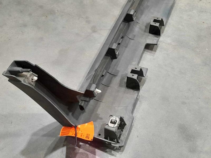 2017 Lincoln MKC Rocker Moulding