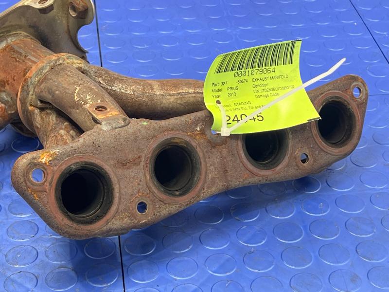 2013 Toyota Prius Exhaust Manifold