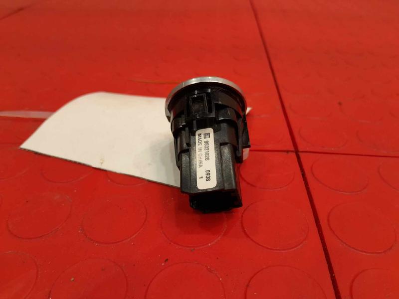2017-2022 Buick Encore Keyless Ignition Start Stop Switch OEM 95321828