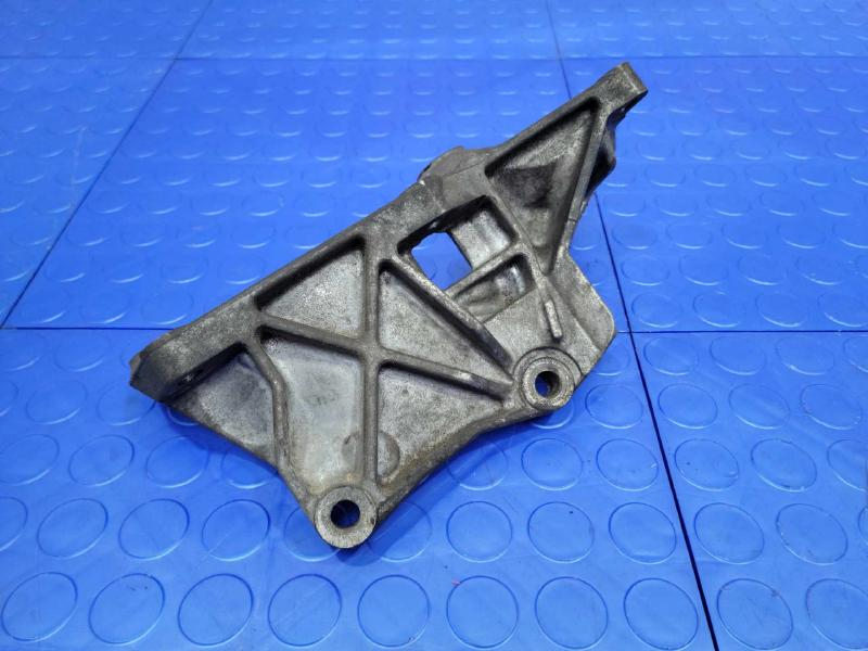 2015 Subaru Legacy Alternator Bracket