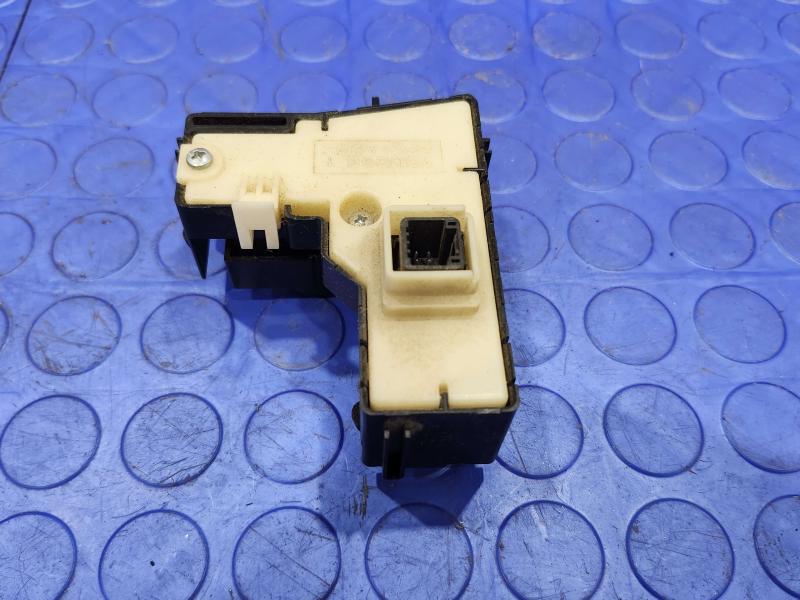 2010-2011 Toyota Prius Hazard Light Control Switch Genuine OEM 8401247021