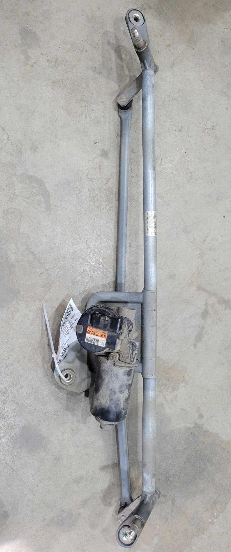 2004 Lincoln Navigator Wiper Motor Front