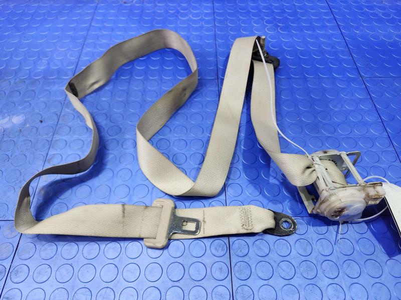 2014 Chrysler 300 Rear Seat Belt