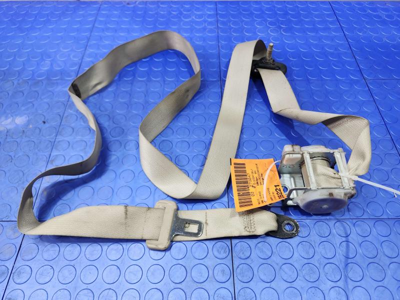 2014 Chrysler 300 Rear Seat Belt