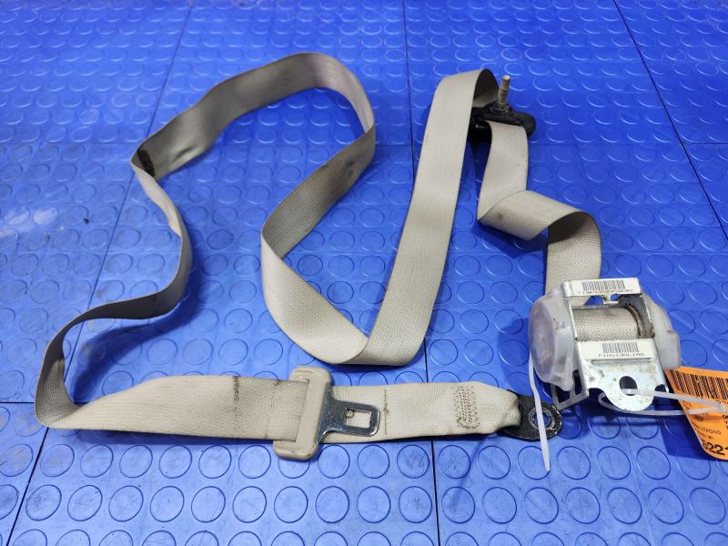 2014 Chrysler 300 Rear Seat Belt