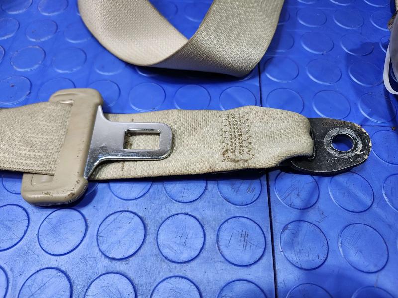 2014 Chrysler 300 Rear Seat Belt