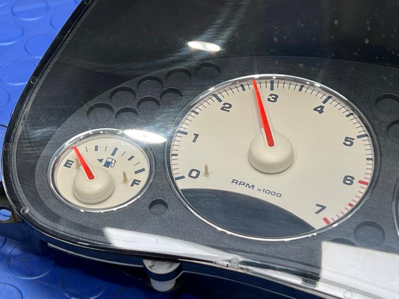 2003 Jeep Liberty Insturment Cluster Speedometer with Chrome Trim OEM 56010511AB