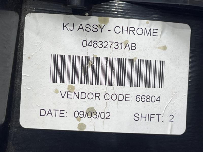 2003 Jeep Liberty Insturment Cluster Speedometer with Chrome Trim OEM 56010511AB