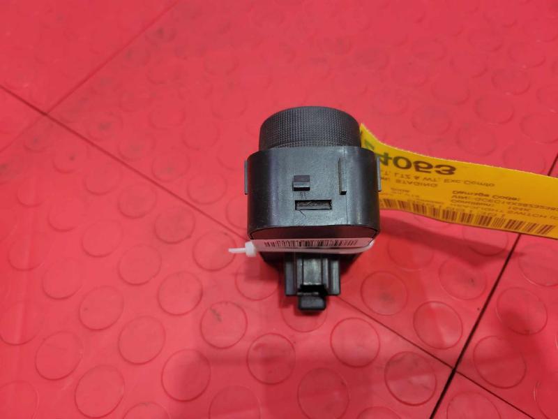 2008 Chevrolet Silverado 1500 Headlight Switch (Dash Mtd)