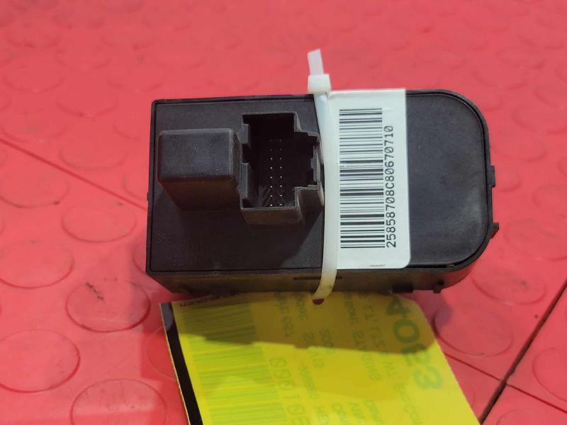2008 Chevrolet Silverado 1500 Headlight Switch (Dash Mtd)