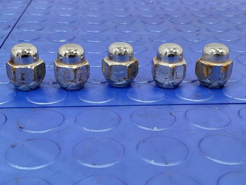 2013 Kia Sportage Lug Nuts