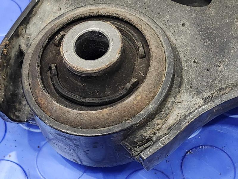 2012 Volvo XC60 Lower Control Arm Front