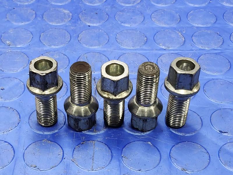 2018 Audi A4 Lug Nuts