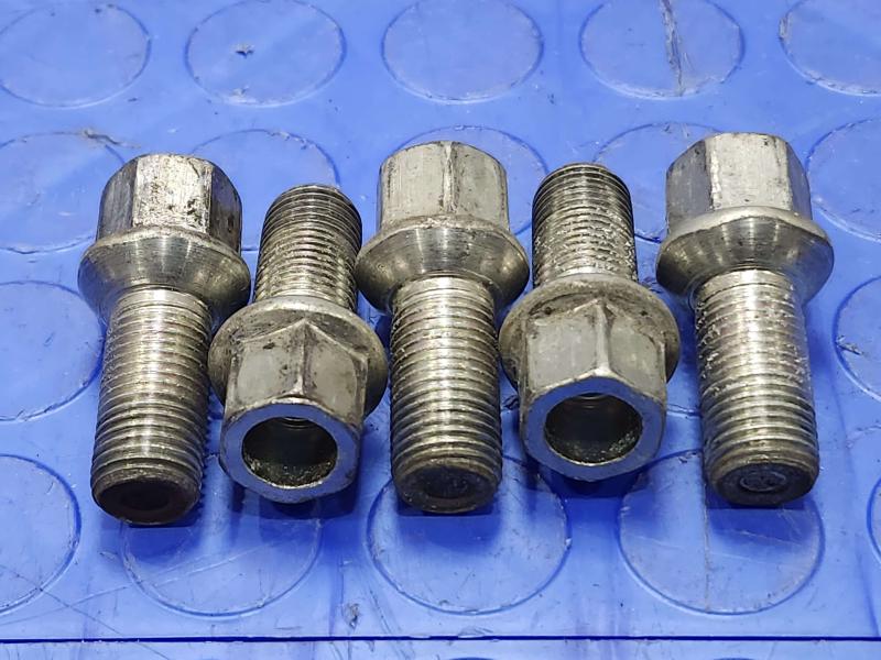 2018 Audi A4 Lug Nuts