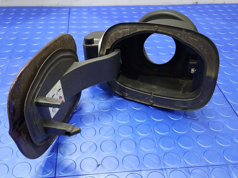 2013 Ford Fusion Fuel Tank Door