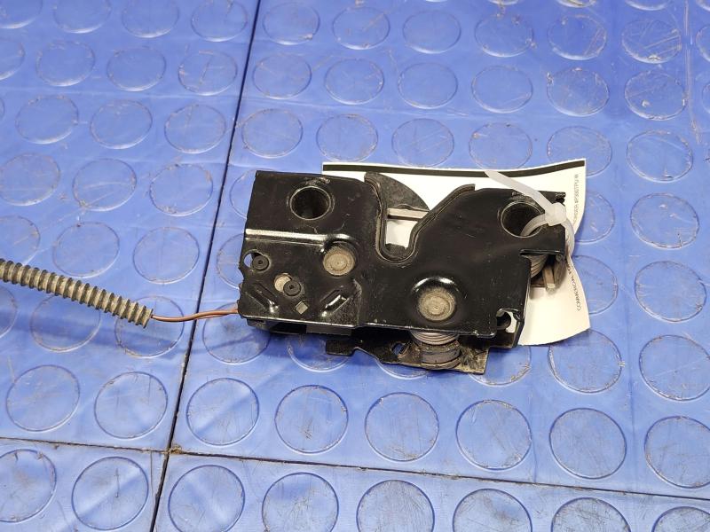 2015 Volkswagen Beetle Hood Latch