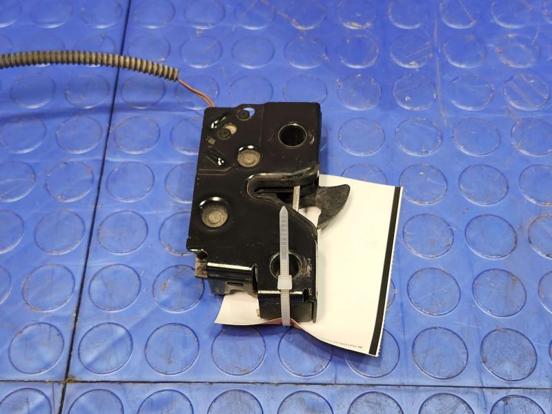 2015 Volkswagen Beetle Hood Latch