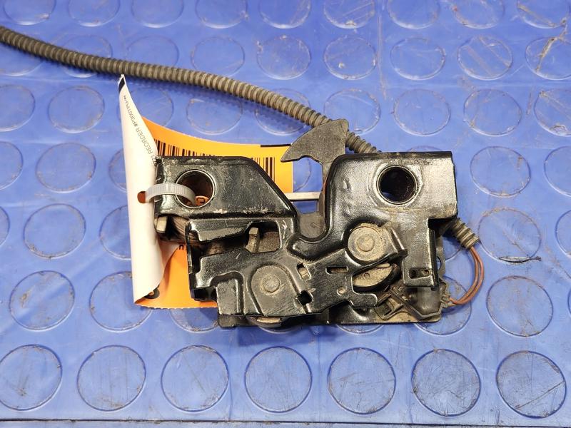 2015 Volkswagen Beetle Hood Latch