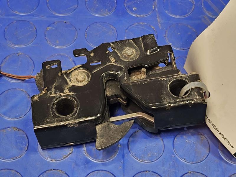 2015 Volkswagen Beetle Hood Latch