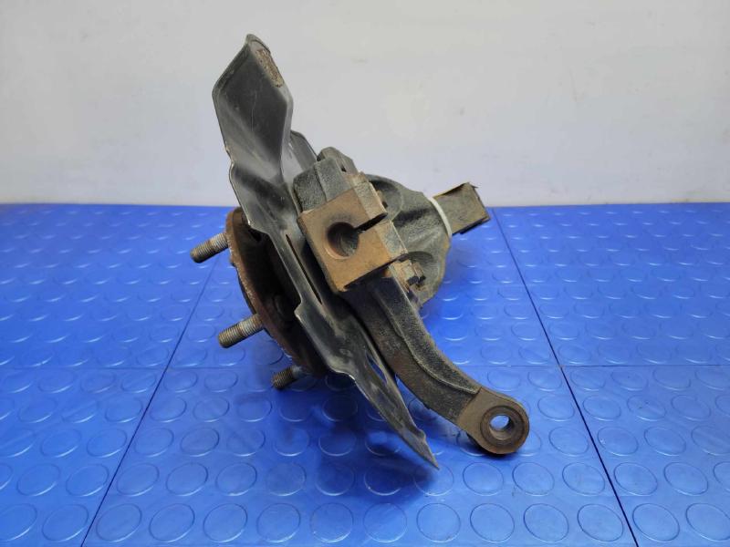 2013 Hyundai Santa Fe Spindle Knuckle Front