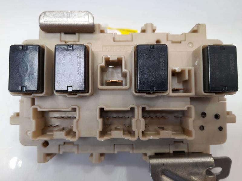 2016 - 2018 Nissan Maxima Cabin Fuse Box Junction Block OEM 24350-4RA0A
