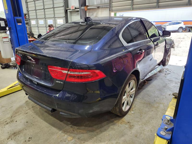 2018 Jaguar XE Front Door Regulator