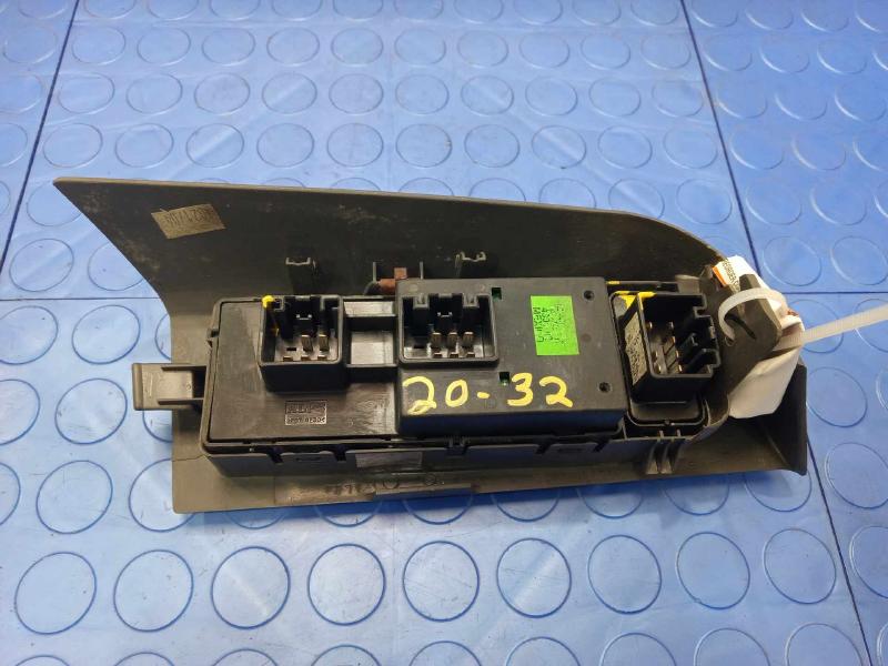 2002 Ford Explorer Door Switch Front