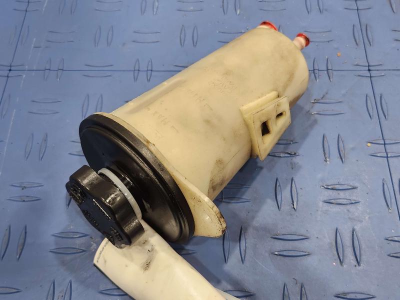 2012 Ford F-250 Super Duty Power Steering Reservoir