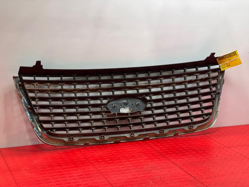 2004-2006 Ford Expedition XLS XLT Grille Assembly with Emblem OEM 2L1Z8200AAA