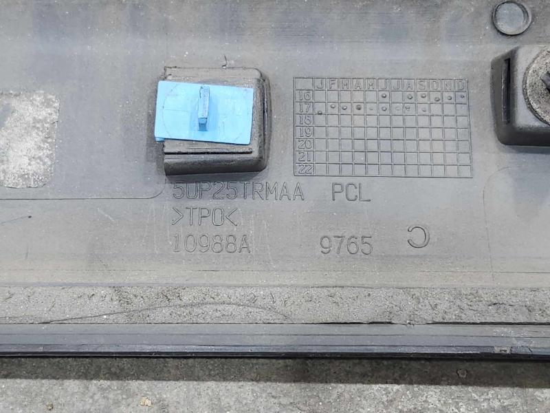 2018 Jeep Compass Front Door Moulding