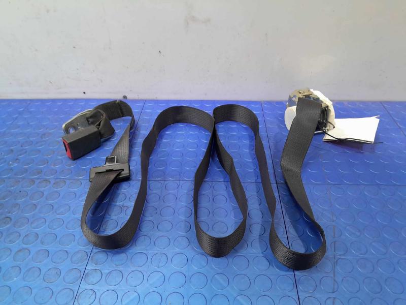 2012 Jeep Liberty Rear Seat Belt