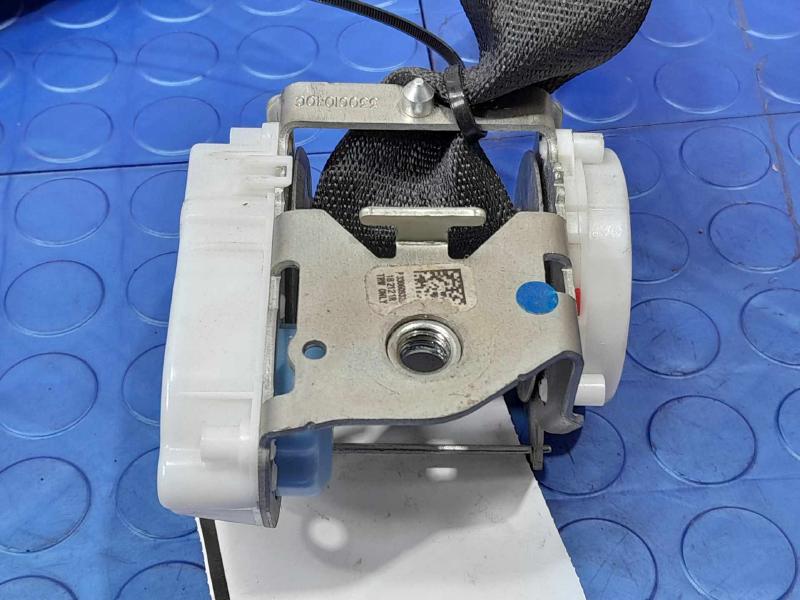 2012 Jeep Liberty Rear Seat Belt