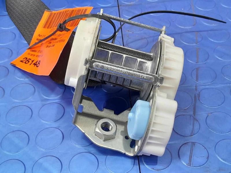 2012 Jeep Liberty Rear Seat Belt