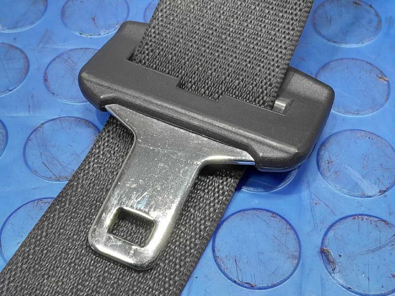 2012 Jeep Liberty Rear Seat Belt