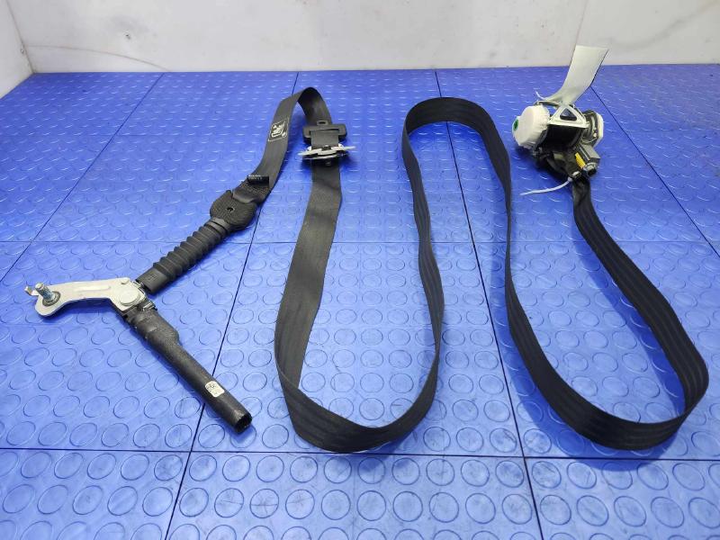 2014 Hyundai Santa Fe Front Seat Belt