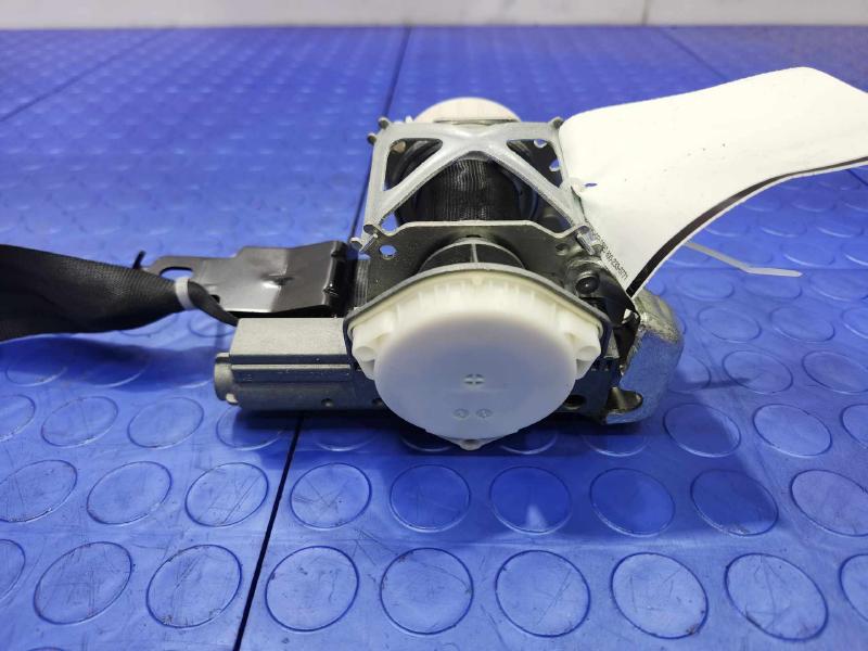 2014 Hyundai Santa Fe Front Seat Belt