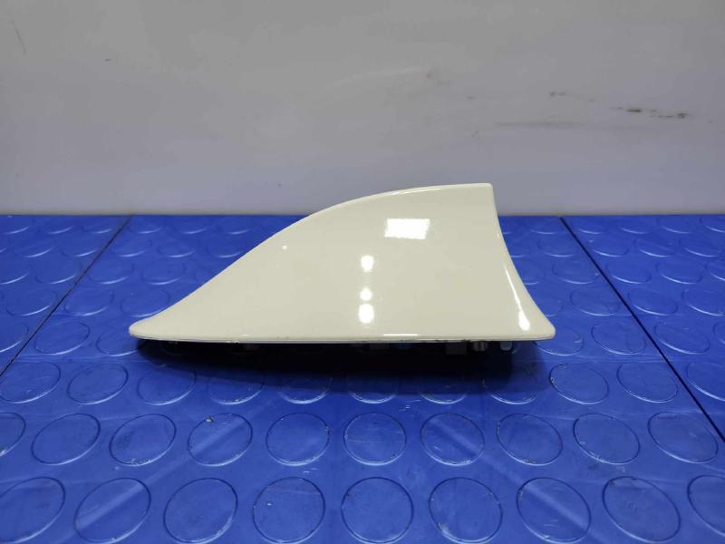 2016 BMW 528I Antenna