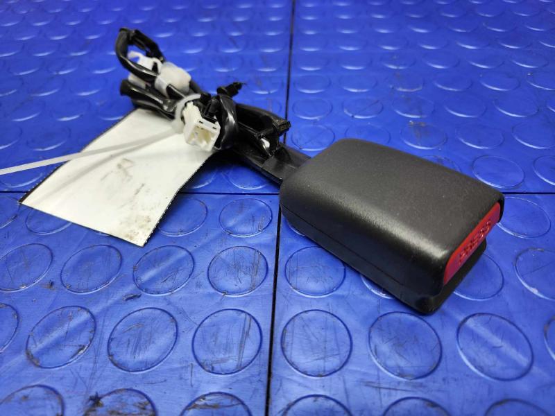 2015 Nissan Leaf Front Seat Belt