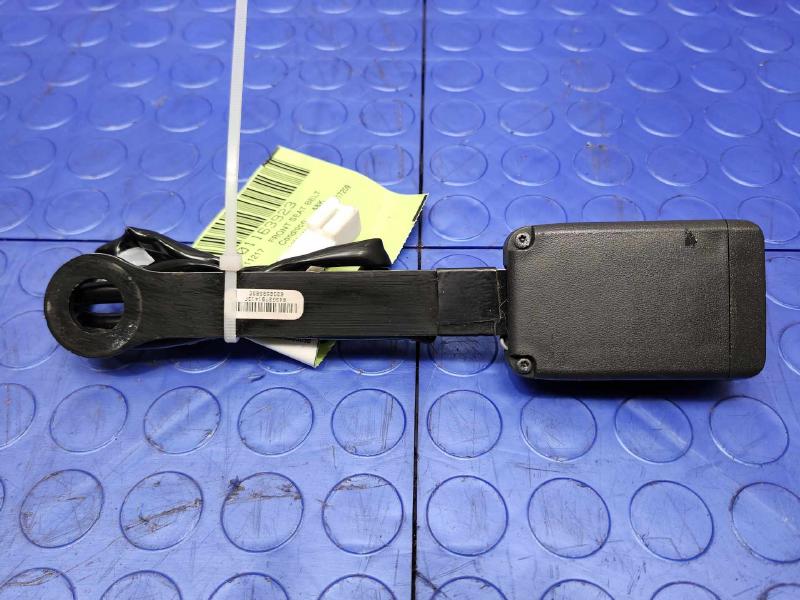 2015 Nissan Leaf Front Seat Belt