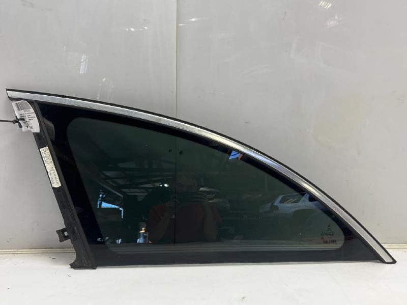 2008 Mercedes R-Class Quarter Glass/Window