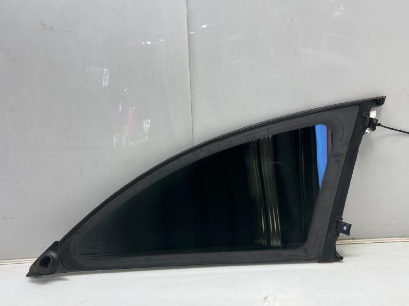 2008 Mercedes R-Class Quarter Glass/Window