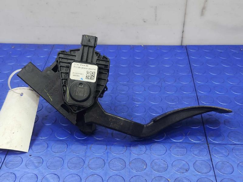 2013 Ford F-350 Super Duty Pedal Assembly
