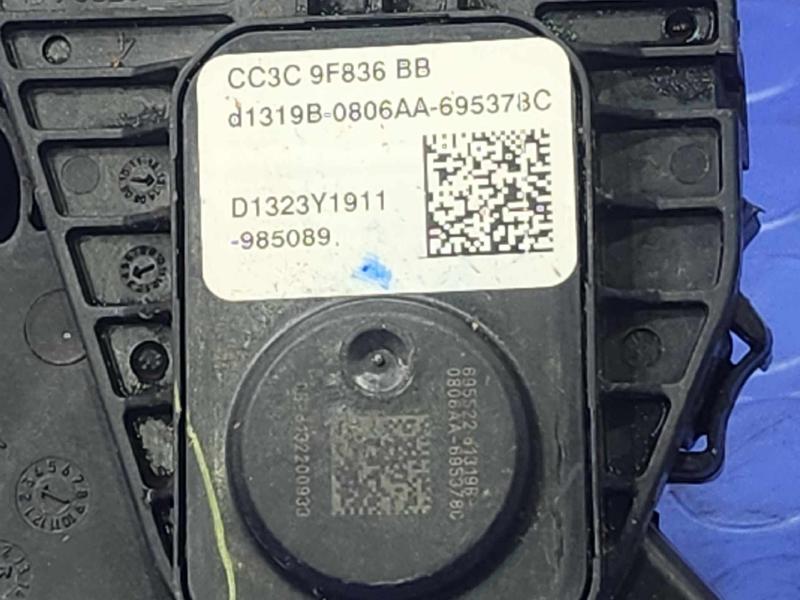2013 Ford F-350 Super Duty Pedal Assembly