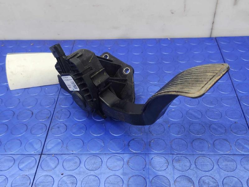 2013 Ford F-350 Super Duty Pedal Assembly