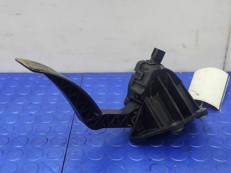 2013 Ford F-350 Super Duty Pedal Assembly