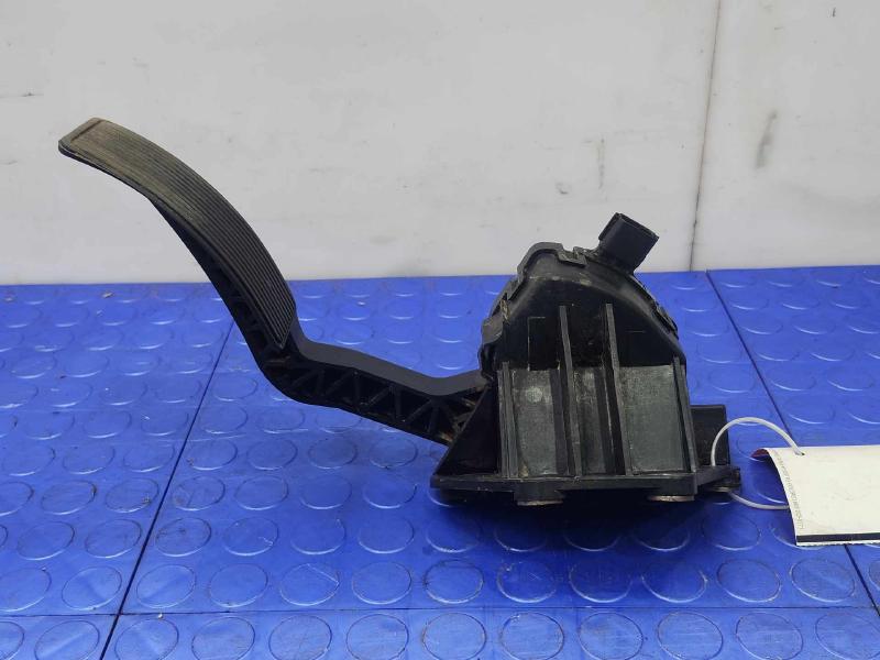 2013 Ford F-350 Super Duty Pedal Assembly