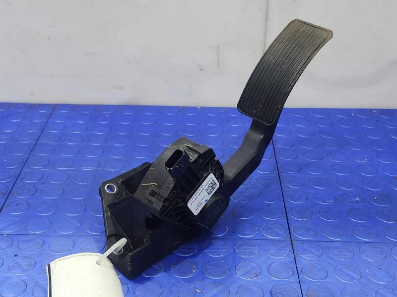 2013 Ford F-350 Super Duty Pedal Assembly
