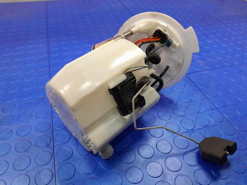 2017 Mercedes C-Class Fuel Pump
