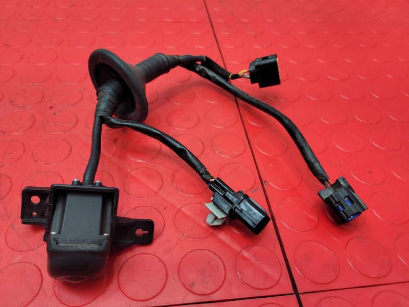 2018-2021 Kia Stinger Rear Liftgate Backup Camera Genuine OEM Part 95760J5000