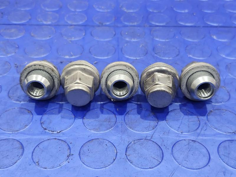2018 Nissan Maxima Lug Nuts